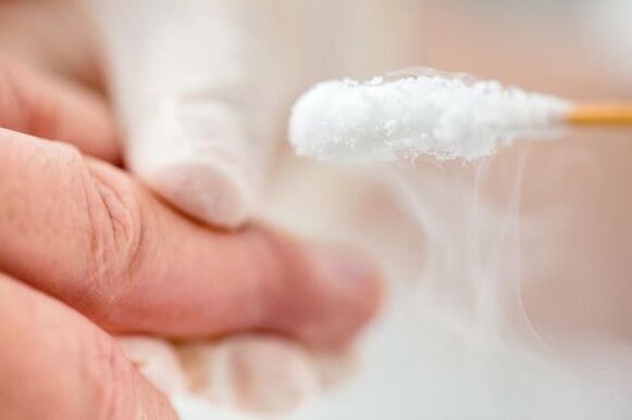 Water treatment with liquid nitrogen